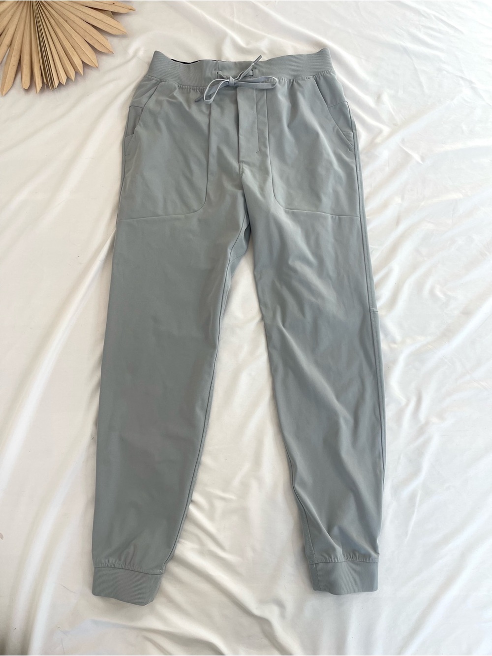 Lululemon Athletica ABC Warpstreme Silver Drop Grey Joggers Pants Size Medium